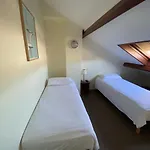 ホテル De